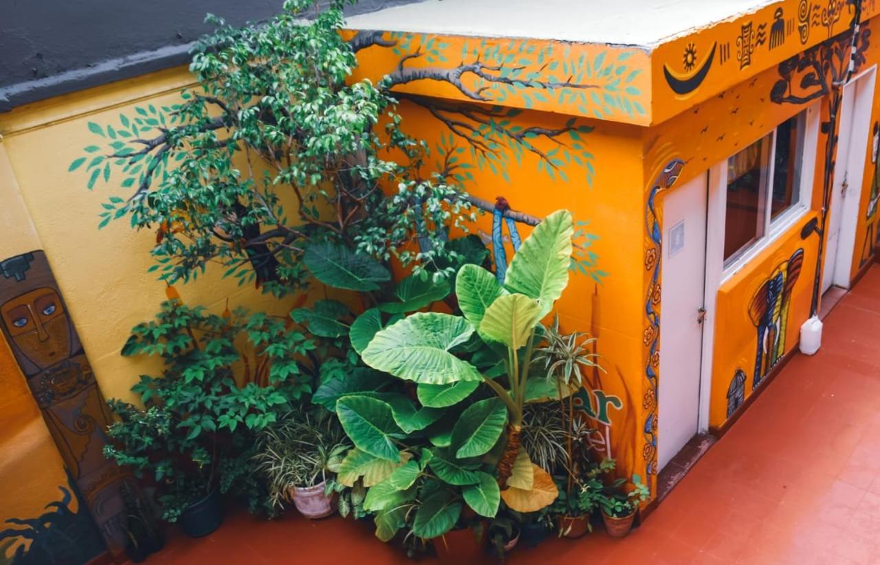 Hostel Alvear Cordoba Bagian luar foto