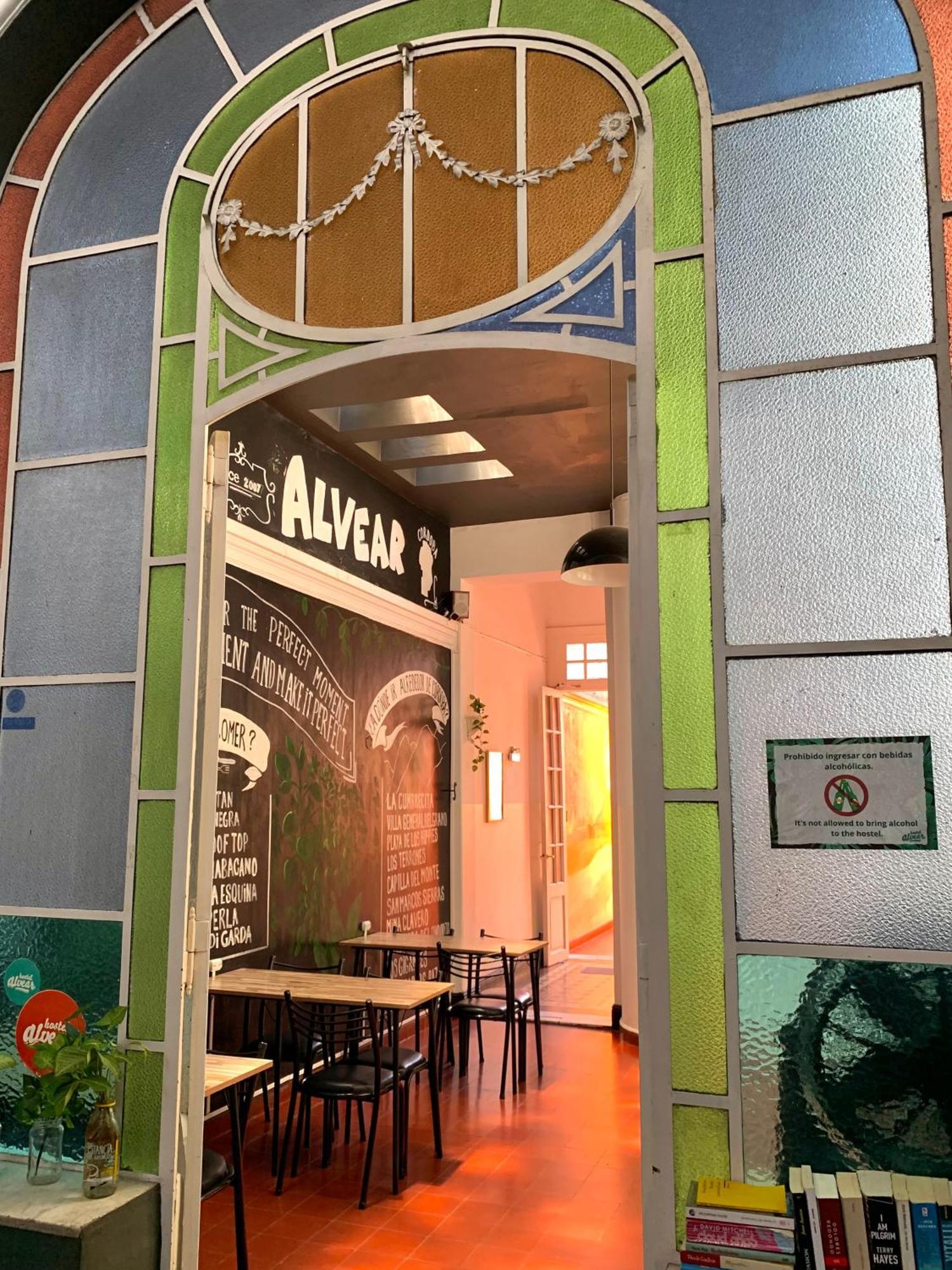 Hostel Alvear Cordoba Bagian luar foto
