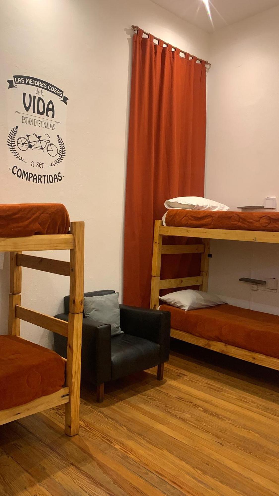 Hostel Alvear Cordoba Bagian luar foto