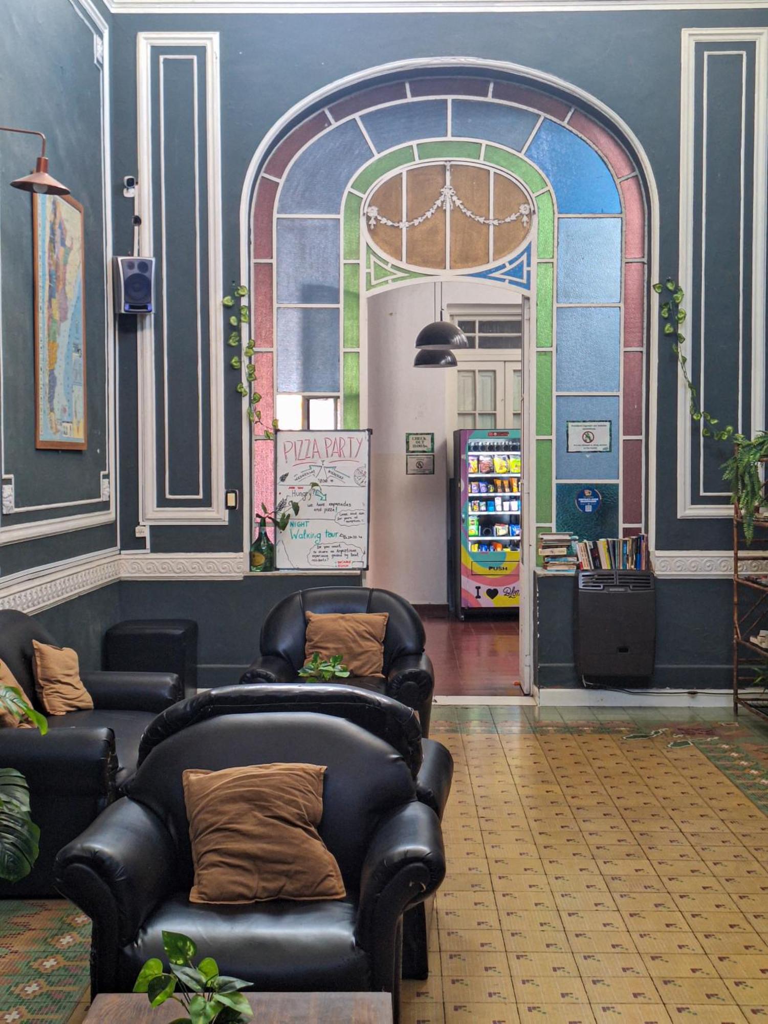 Hostel Alvear Cordoba Bagian luar foto